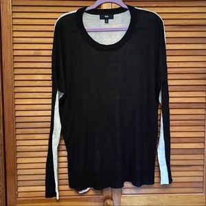 Mossimo Black and White Light Sweater Size L